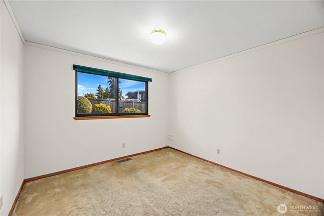 23034 Thunderbird Drive S, Des Moines, WA 98198