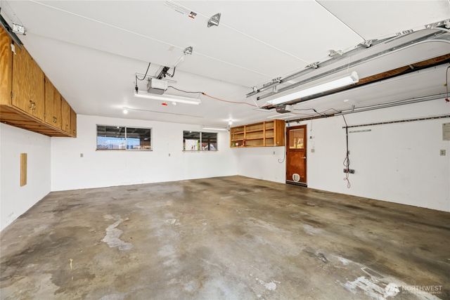 23034 Thunderbird Drive S, Des Moines, WA 98198