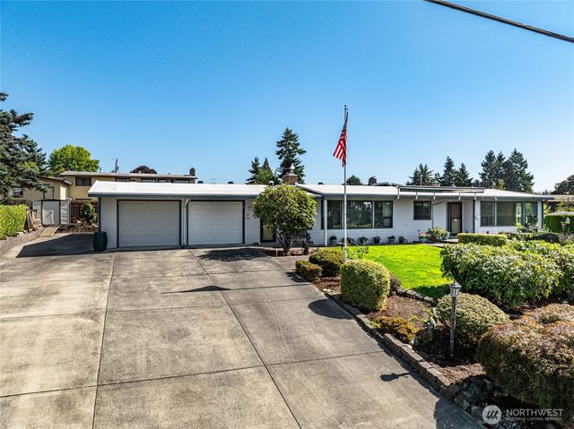 23034 Thunderbird Drive S, Des Moines, WA 98198