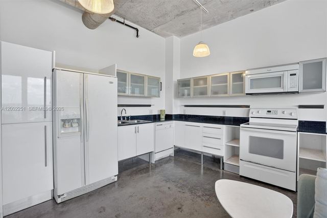 10 SW South River Dr 1410, Miami, FL 33130