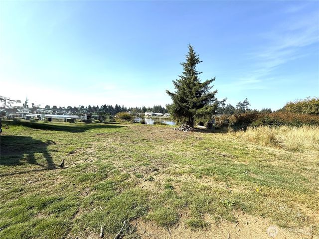 597 E Chance A La Mer NE, Ocean Shores, WA 98569