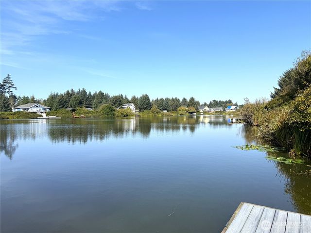 597 E Chance A La Mer NE, Ocean Shores, WA 98569