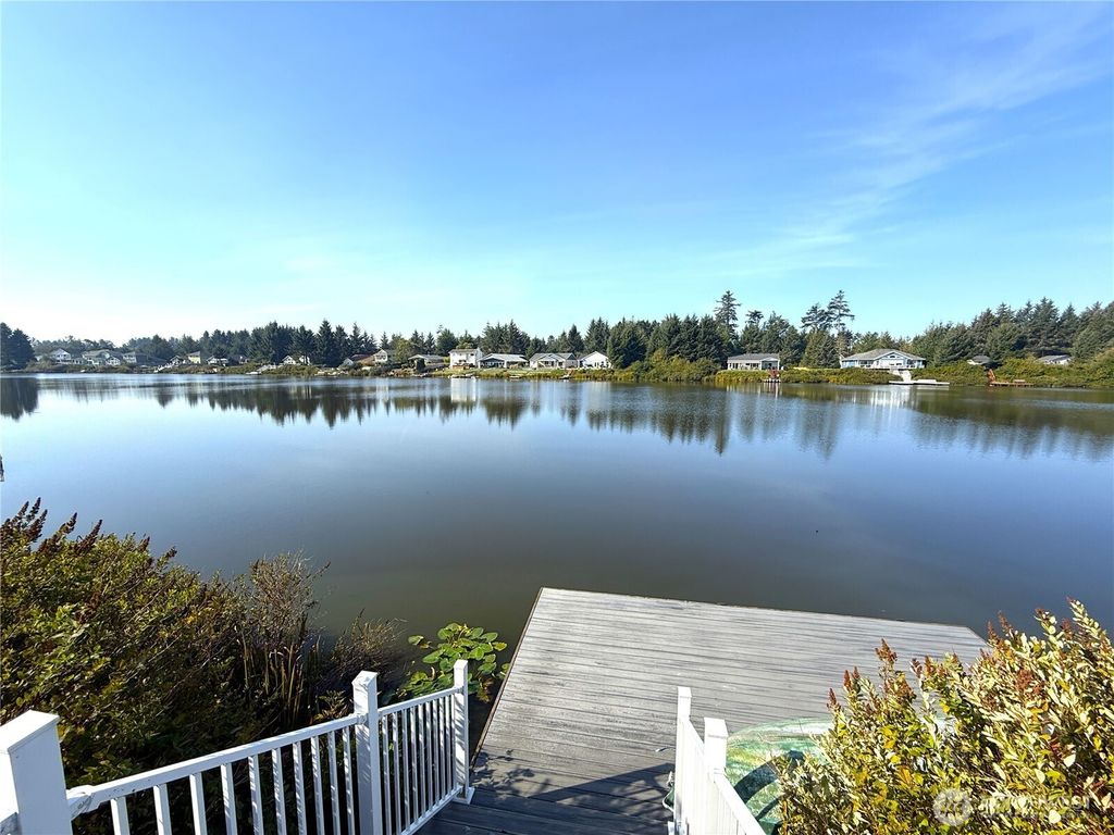 597 E Chance A La Mer NE, Ocean Shores, WA 98569