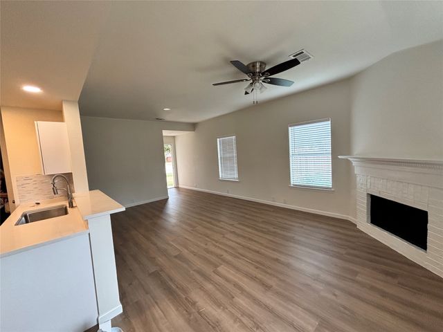 8924 Wagon Trail, Cross Roads, TX 76227
