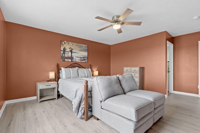 1320 Gardner Pond Lane, Vicksburg, MI 49097