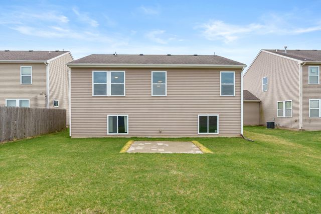 1320 Gardner Pond Lane, Vicksburg, MI 49097