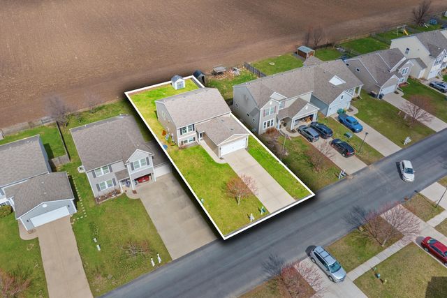 1320 Gardner Pond Lane, Vicksburg, MI 49097