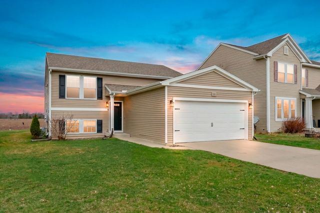 1320 Gardner Pond Lane, Vicksburg, MI 49097