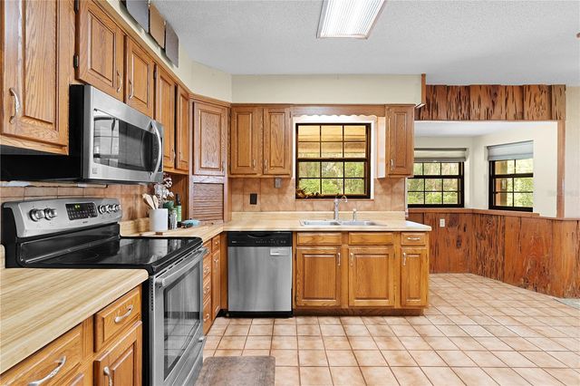 8284 COUNTY ROAD 209, Wildwood, FL 34785