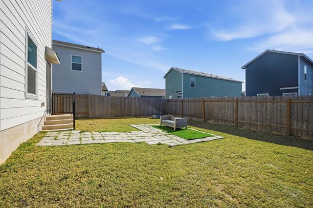 625 Marty Allen LOOP, Jarrell, TX 76537