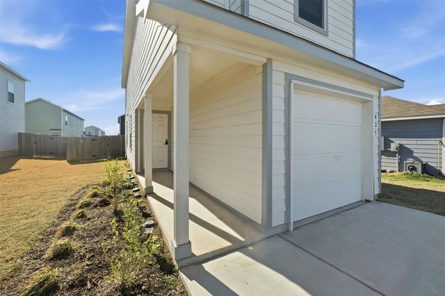 625 Marty Allen LOOP, Jarrell, TX 76537