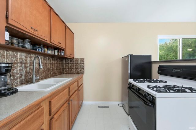 411 Sara Drive, New Haven, IN 46774