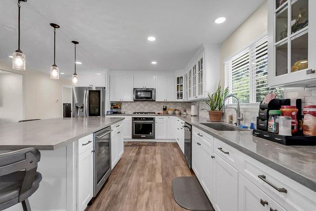 6112 E Slaton Ct, Stockton, CA 95215