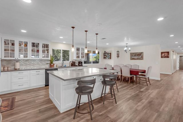 6112 E Slaton Ct, Stockton, CA 95215