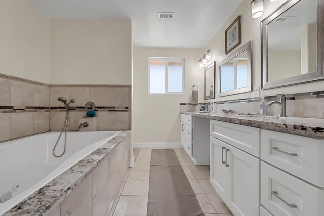 6112 E Slaton Ct, Stockton, CA 95215