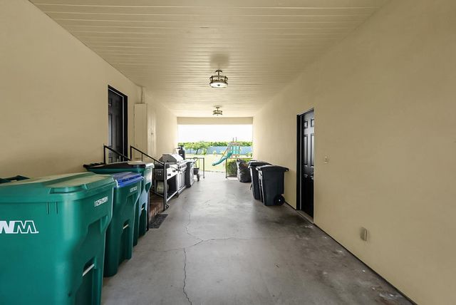 6112 E Slaton Ct, Stockton, CA 95215