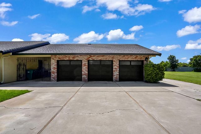 6112 E Slaton Ct, Stockton, CA 95215