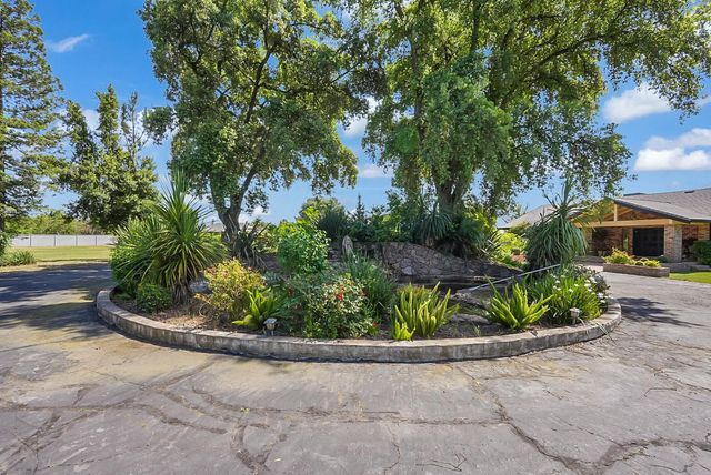 6112 E Slaton Ct, Stockton, CA 95215