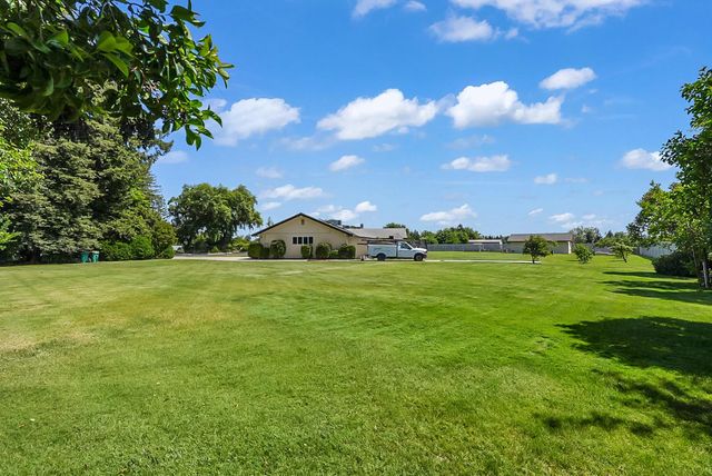 6112 E Slaton Ct, Stockton, CA 95215