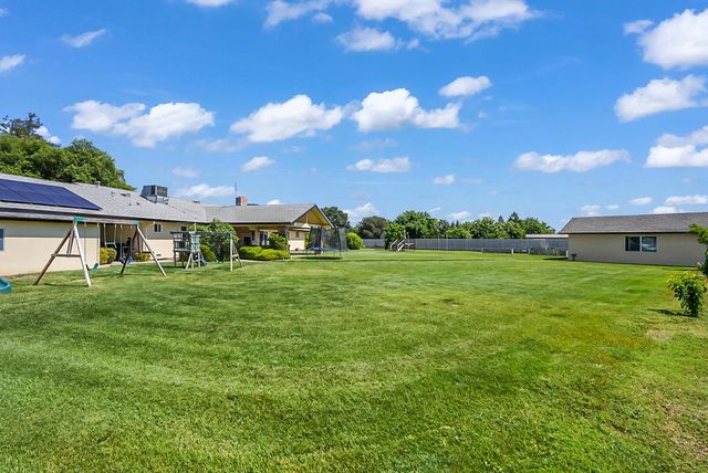 6112 E Slaton Ct, Stockton, CA 95215
