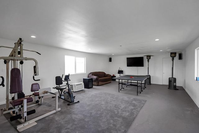 6112 E Slaton Ct, Stockton, CA 95215