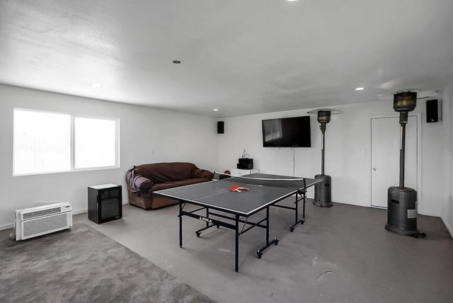 6112 E Slaton Ct, Stockton, CA 95215