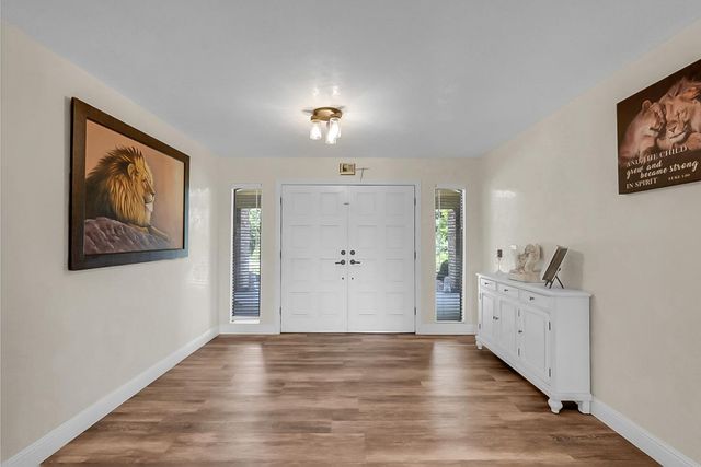 6112 E Slaton Ct, Stockton, CA 95215
