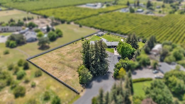 6112 E Slaton Ct, Stockton, CA 95215