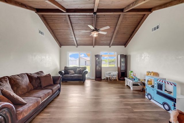 6112 E Slaton Ct, Stockton, CA 95215