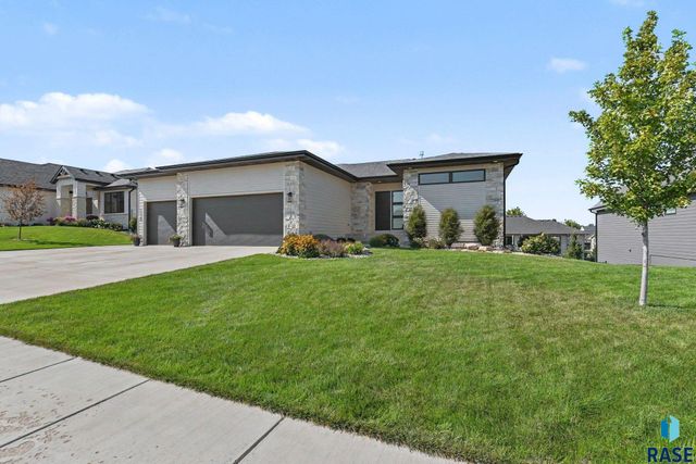 7320 E Twin Pines Ct Court, Sioux Falls, SD 57110