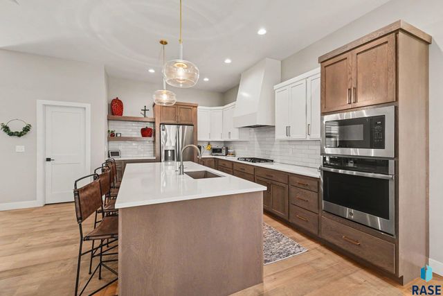 7320 E Twin Pines Ct Court, Sioux Falls, SD 57110