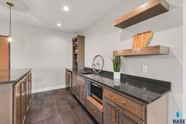 7320 E Twin Pines Ct Court, Sioux Falls, SD 57110