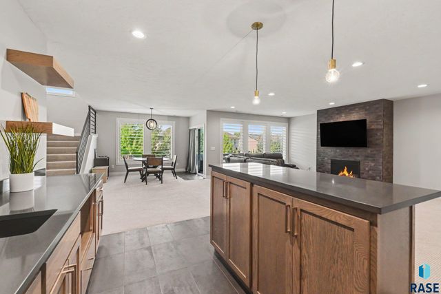7320 E Twin Pines Ct Court, Sioux Falls, SD 57110