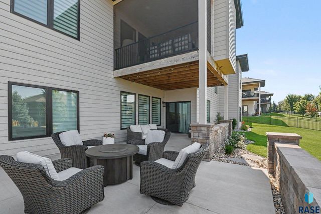 7320 E Twin Pines Ct Court, Sioux Falls, SD 57110