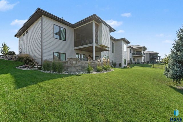7320 E Twin Pines Ct Court, Sioux Falls, SD 57110