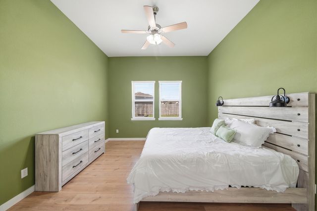 342 Kendall Crest Drive, Alvin, TX 77511