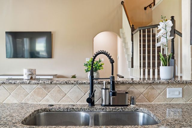 342 Kendall Crest Drive, Alvin, TX 77511