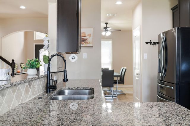 342 Kendall Crest Drive, Alvin, TX 77511