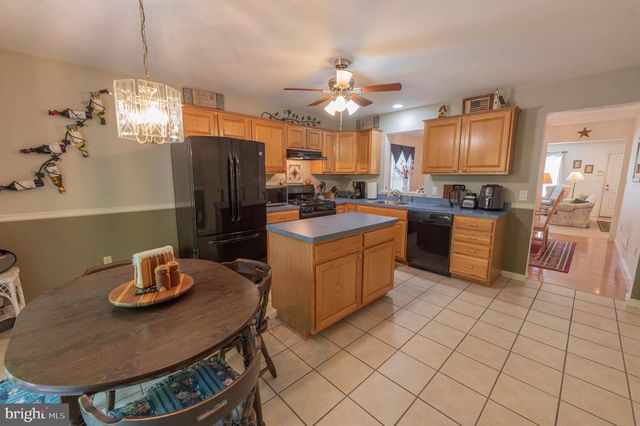 2117 W WALNUT ST, Allentown, PA 18104