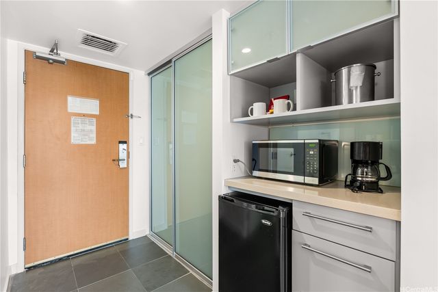 410 Atkinson Drive 1814, Honolulu, HI 96814