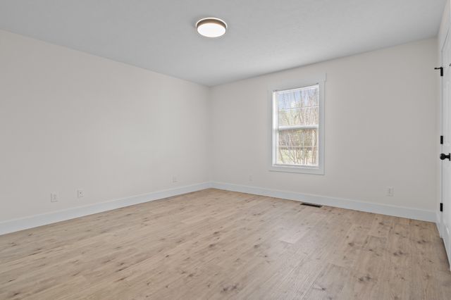 50 Foote Ln, New Johnsonville, TN 37134