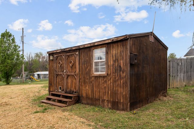 50 Foote Ln, New Johnsonville, TN 37134