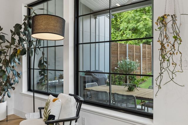 1208 Haines Avenue, Dallas, TX 75208