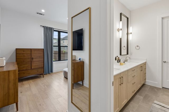1208 Haines Avenue, Dallas, TX 75208