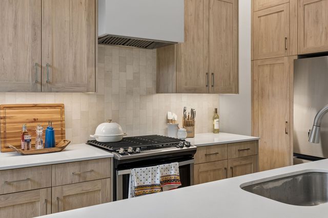 1208 Haines Avenue, Dallas, TX 75208