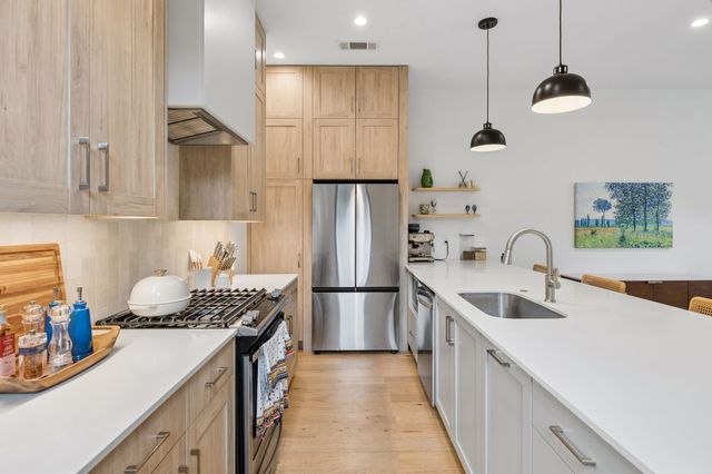 1208 Haines Avenue, Dallas, TX 75208