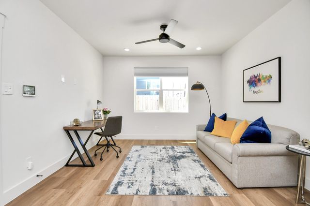 2512 Gray Street, Houston, TX 77003