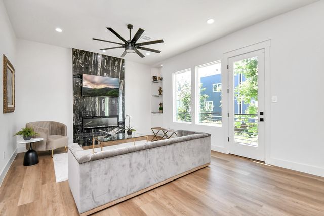 2512 Gray Street, Houston, TX 77003