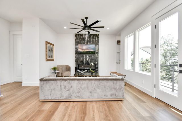 2512 Gray Street, Houston, TX 77003