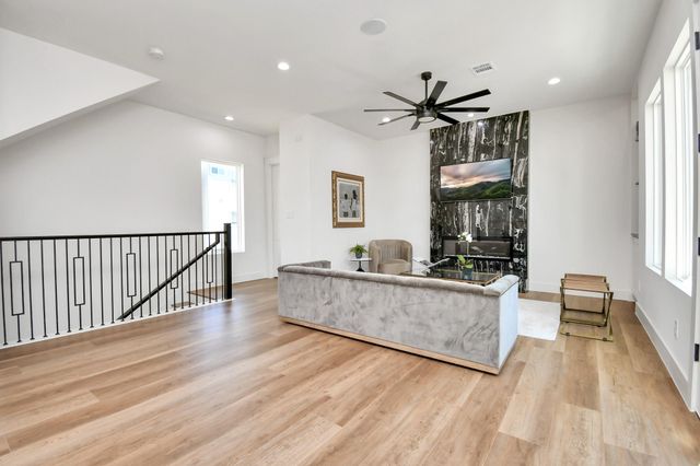 2512 Gray Street, Houston, TX 77003